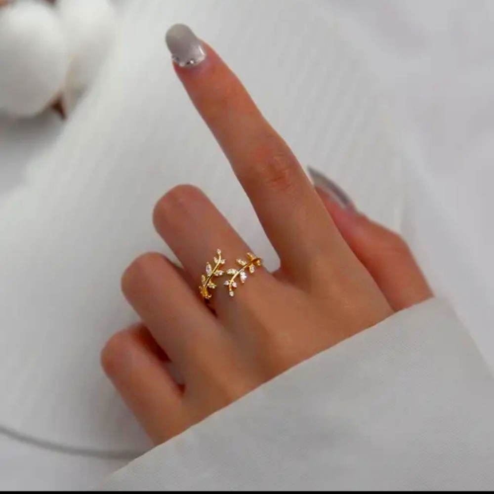 Crystal Leaves Ring 925 Silver Base and 18K Gold Plated